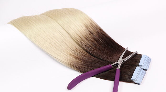 Tape Extensions: Fülliges und langes Haar in wenigen Schritten