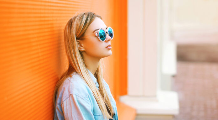 Casual-Look: Lässig und chic gekleidet im Alltag