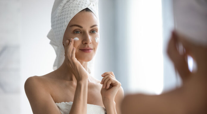 Trockene Gesichtshaut: Pflege für eine entspannte Haut